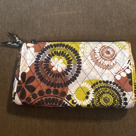 Vera Bradley clutch - Picture 2 of 5
